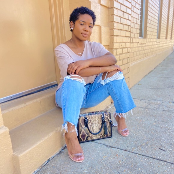 ✨MEET YOUR SELLER✨😘 - Picture 3 of 10